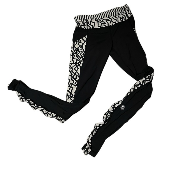 Lululemon SeaWheeze Speed Tight III Black White Leggings Size 6 - Picture 1 of 12